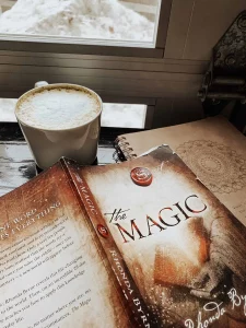 معرفی و دانلود نسخه انگلیسی کتاب THE MAGIC نوشته Rhonda Byrne با فرمت pdf- معجزه شکرگزاری (سپاسگزاری) نوشته راندا برن free Download